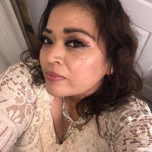 Meet your Posher, Ena